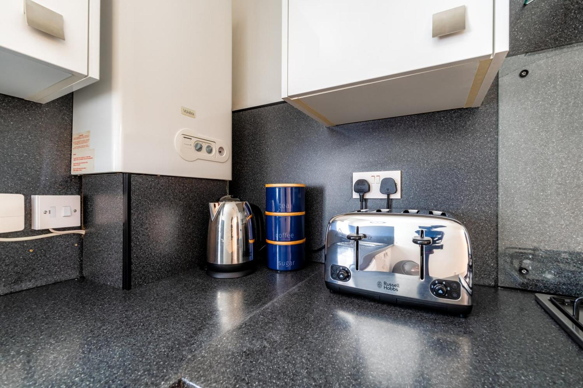 Cosy Retreat - Charming 2-Bed Apartment Грінок Екстер'єр фото